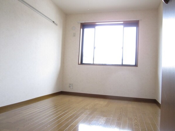 ストークコートの物件内観写真